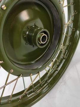 M-72 возле колеса Half-eedle Hub Rafka Green