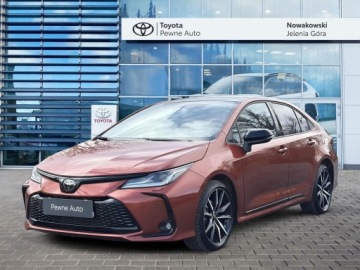 Toyota Corolla XII Sedan Facelifting 1.8 Hybrid 140KM 2025 Toyota Corolla 1.8 Hybrid GR Sport Seria E21 (2019
