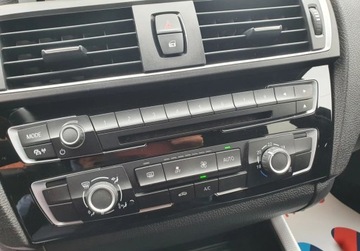 BMW Seria 1 F20-F21 Hatchback 5d Facelifting 2015 116d EfficientDynamics Edition 116KM 2016 BMW Seria 1 M-pakiet Shadow Line GetHelp 1.5 Diesel 116KM, zdjęcie 13