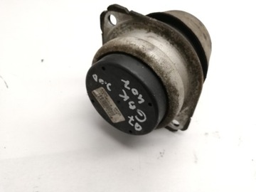 7L8199131A AUDI ULOŽENÍ MOTORU PRAVÁ
