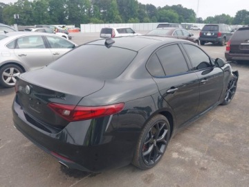 Alfa Romeo Giulia II Sedan Facelifting 2.0 Turbo 280KM 2021 Alfa Romeo Giulia 2021 ALFA ROMEO GIULIA TI RWD 2.0 Benzyna 280KM, zdjęcie 6