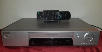 magnetowid VHS SONY z pilotem