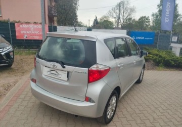 Toyota Verso-S 1.33 Dual VVT-i 99KM 2011 Toyota Verso S SUPER STAN Brak korozji Zadbany Gwarancja Zobacz 1.3, zdjęcie 1