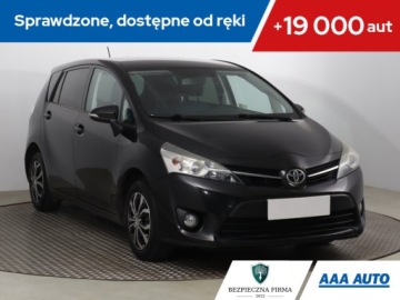 Toyota Verso Minivan Facelifting 1.6 Valvematic 132KM 2014 Toyota Verso 1.6 Valvematic, Salon Polska