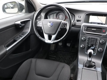 Volvo S60 II Sedan Facelifting 2.0 D4 DRIVE-E 181KM 2014 Volvo S60 D4, 178 KM, Navi, Klima, Klimatronic, zdjęcie 6