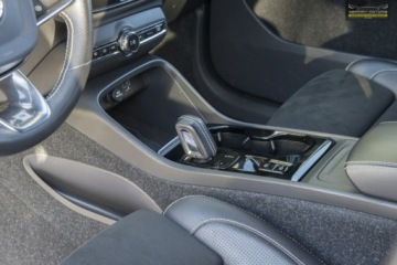 Volvo XC40 Crossover 1.5 T3 163KM 2020 Volvo XC 40 R- Design / BLISY / Harman Kardon Kame, zdjęcie 23