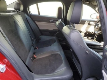 Alfa Romeo Giulia II 2017 Alfa Romeo Giulia 2017, 2.9L, QUADRIFOGLIO, porysowany lakier 2.9 Benzyna, zdjęcie 8