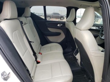 Volvo XC40 2020 Volvo XC 40 Volvo XC40 T5 Momentum 2.0 Benzyna 252KM, zdjęcie 9