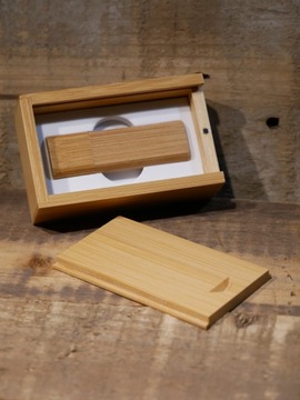USB-НАКОПИТЕЛЬ 32 ГБ 3.0 ДЕРЕВЯННЫЙ, С ПОДСВЕТКОЙ + КОРОБКА