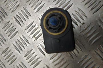 MOTOREK REGULACE ÚROVNI SVĚTLO OPEL VIVARO COMBI (J7) 7700415343 2006