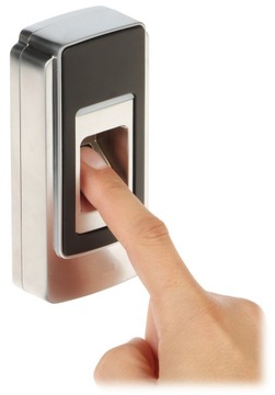 WEWNĘTRZNY AUTONOMICZNY CZYTNIK ODCISKU LINII PAPILARNYCH ZBLIŻENIOWY RFID