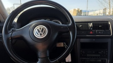 Volkswagen Golf V Hatchback 1.4 i 16V 75KM 2003 Volkswagen Golf climatronic, zdjęcie 8