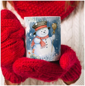 Рождественская кружка. Веселая рождественская кружка со снеговиком