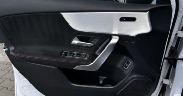 Mercedes Klasa A W177/V177 Sedan Facelifting 2.0 220 190KM 2023 Mercedes-Benz Klasa A Salon PL 4Matic AMG Line Kamera MBUX CarPlay Android, zdjęcie 8