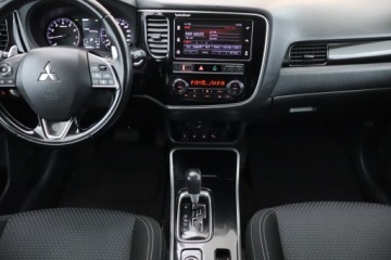 Mitsubishi Outlander III SUV Facelifting 2017 2.0 150KM 2018 Mitsubishi Outlander 2.0, Salon Polska, zdjęcie 11