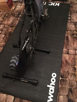 WAHOO KICKR CORE TRAINER ОТЛИЧНО ДЛЯ ЕЗДЫ ДОМА