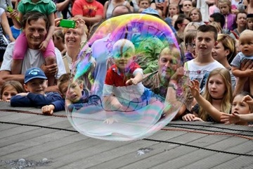 ЖИДКОСТЬ ДЛЯ БОЛЬШИХ МЫЛЬНЫХ ПУЗЫРЕЙ 5 ЛИТРОВ, НАБОР 2 ПАЛКИ