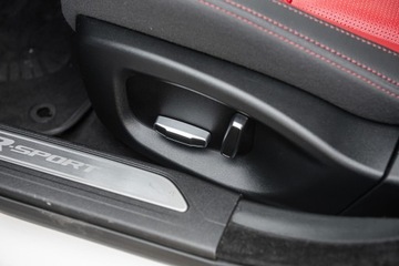 Jaguar XE Sedan 2.0 i4 180KM 2016 Jaguar XE 2.0d 180PS AWD R-Sport 119tys km serwis bezwypadek Gwarancja, zdjęcie 12