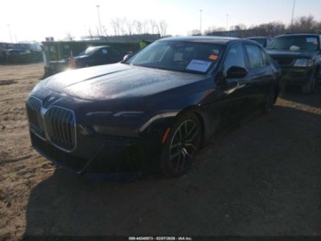 BMW Seria 7 G70 2025 BMW Seria 7 740i Xdrive, 2025r., 4x4, 3.0L 3.0 Hybryda 375KM, zdjęcie 1