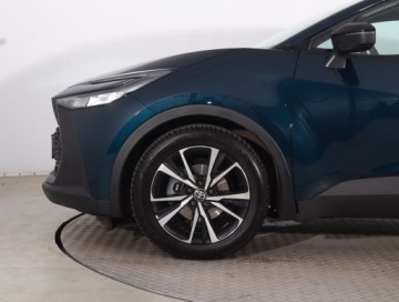 Toyota C-HR II SUV 1.8 Hybrid 140KM 2023 Toyota C-HR 1.8 Hybrid, Salon Polska, zdjęcie 14
