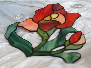 Витражный цветок модерн Ирис Красный на окне