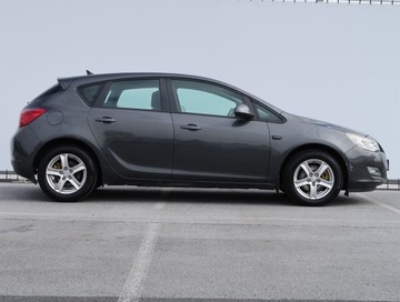 Opel Astra J Hatchback 5d 1.7 CDTI ECOTEC 110KM 2010 Opel Astra 1.7 CDTI, Salon Polska, Serwis ASO, zdjęcie 5