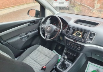 Volkswagen Sharan II Van 2.0 TDI-CR BMT 170KM 2011 Volkswagen Sharan Bi-Xenon LED Kamera GetHelp 2.0 Diesel 170KM, zdjęcie 9