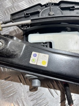 ZVEDÁK OKNO DVEŘE PŘEDNÍ PRAVÝ SKODA KAMIQ 19-
