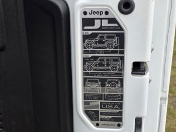 Jeep Wrangler IV Sahara Plug-In Seria 6 2.0 4xe 381KM 2023 JEEP WRANGLER Sahara High Altitude, 2.0l 4xe Plug-in-Hybrid 381KM 17,652km, zdjęcie 31