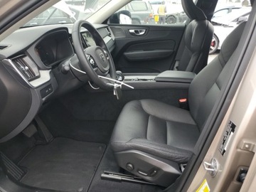 Volvo XC60 II 2025 Volvo XC 60 Plus 2025 2.0l 2.0 Hybryda 247KM, zdjęcie 7