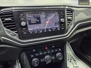 Volkswagen T-Roc I SUV 1.5 TSI ACT 150KM 2019 Volkswagen T-Roc Kamera / Virtual Kockpit, zdjęcie 19