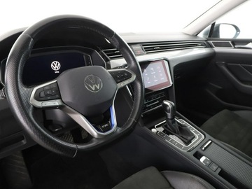 Volkswagen Passat B8 GTE Variant Facelifting 1.4 TSI Plug-In-Hybrid 218KM 2021 Volkswagen Passat 1.4GTE PHEV Automat Panorama, zdjęcie 13