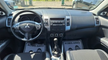 Mitsubishi Outlander II 2.0 DID DOHC 140KM 2010 Mitsubishi Outlander AWD, ksenony, PDC, zdjęcie 10