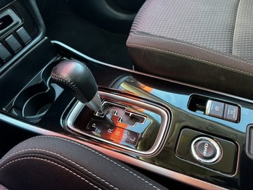 Mitsubishi Outlander III SUV Facelifting 2017 2.0 150KM 2018 Mitsubishi Outlander 7-osób! 1-rej.2019 Łopatki, zdjęcie 24