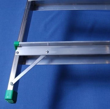 ОТДЕЛЬНО СТОЯЩАЯ АЛЮМИНИЕВАЯ ЛЕСТНИЦА DRABEX TP 1203 3+1