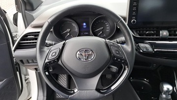 Toyota C-HR I Crossover 1.8 Hybrid 122KM 2019 Toyota C-HR 1.8 Hybrid Executive, zdjęcie 4