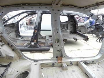 SLOUPEK PRÁH LEVÝ PEUGEOT 301