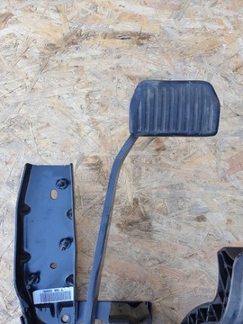 АВТОМАТИЧЕСКИЕ ПЕДАЛИ ПОДЪЕМА FORD MONDEO MK4