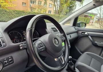 Volkswagen Touran II 1.6 TDI 105KM 2012 Volkswagen Touran 1.6 TDI 7 FOTELI Zero Rdzy Bardzo zadbany 1.6 Diesel, zdjęcie 9