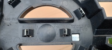 MASKA MŘÍŽKA VOLVO V40 II 2 FACELIFT 15-19R R-DESIGN 31353120 31283764 31283762