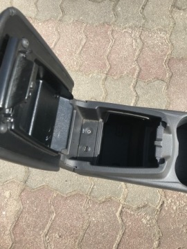 ЦЕНТРАЛЬНЫЙ ТУННЕЛЬНЫЙ ПОДЛОКОТНИК FOCUS MK3 EUROPE