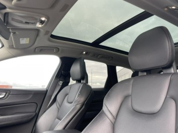 Volvo XC60 II Crossover T5 250KM 2018 Volvo XC 60 4x4 T5 Momentum 2018 kamera, zdjęcie 21