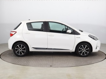 Toyota Yaris III Hatchback 5d Facelifting 2017 1.5 Hybrid 100KM 2018 Toyota Yaris 1.5 Hybrid, Salon Polska, Automat, zdjęcie 5