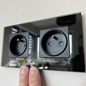 Розетка модуля розетки с заземляющим контактом, черная, для рамок MIUUN