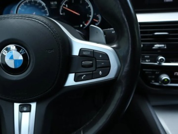 BMW Seria 5 G30-G31 Limuzyna 540d 320KM 2017 BMW 5 540d xDrive, Salon Polska, Serwis ASO, zdjęcie 19