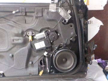 AUDI A4 B7 2.0 TDI 2007 ДВЕРЬ ПЕРЕДНЯ ЛЕВАЯ A2/Y9B