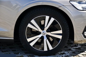 Volvo V60 II  2020 Volvo V60 B3 B Geartronic Momentum 163KM 2020r, zdjęcie 9