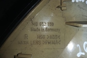 PRAVÝ SMĚROVKA BLATNÍKU BMW 7 (G70) MB952158 1997