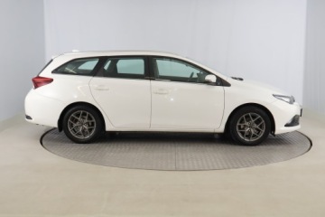 Toyota Auris II Touring Sports Facelifting 1.6 Valvematic 132KM 2015 Toyota Auris 1.6 Valvematic, Salon Polska, GAZ, zdjęcie 5