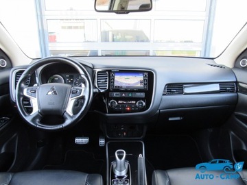 Mitsubishi Outlander III 2015 Mitsubishi Outlander PHEV*aso*KAMERY 360 o*INSYLE+, zdjęcie 10